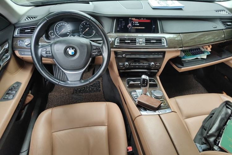 Used BMW 7 Series 2014 730Li Premium Edition Center Console