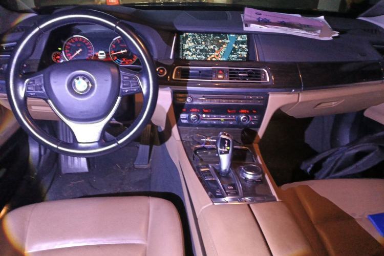 Used BMW 7 Series 2014 730Li Premium Edition Center Console