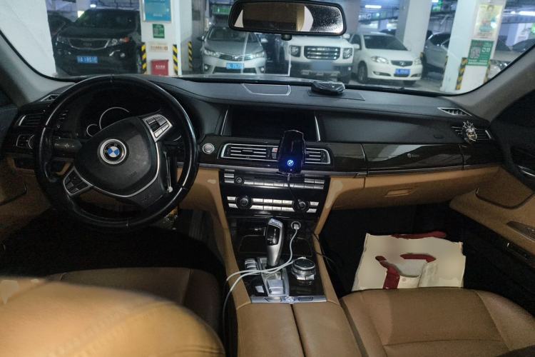 Used BMW 7 Series 2014 730Li Premium Edition Center Console