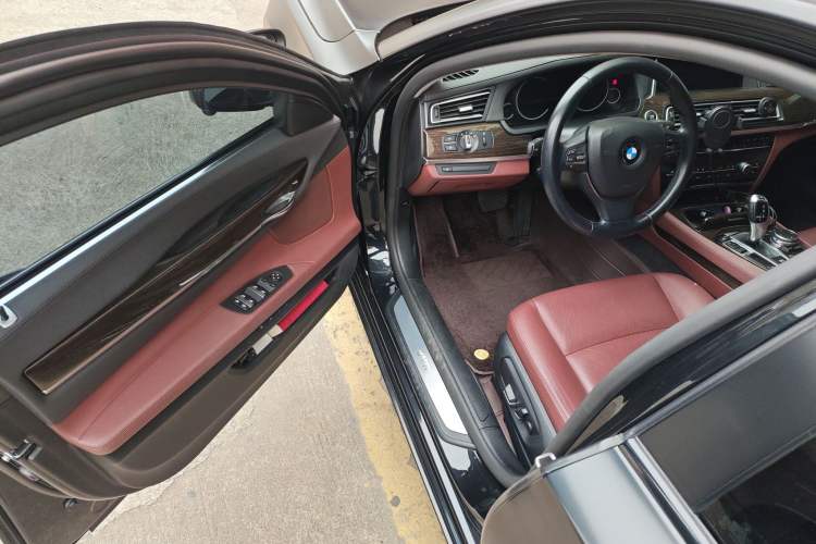 Used BMW 7 Series 2014 730Li Premium Edition Driver Seat