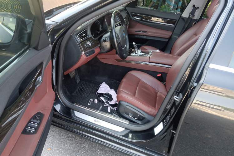 Used BMW 7 Series 2014 730Li Premium Edition Driver Seat