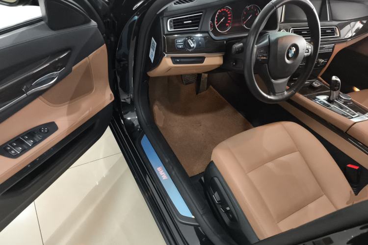 Used BMW 7 Series 2014 730Li Premium Edition Driver Seat