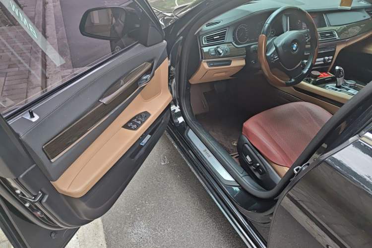 Used BMW 7 Series 2014 730Li Premium Edition Driver Seat