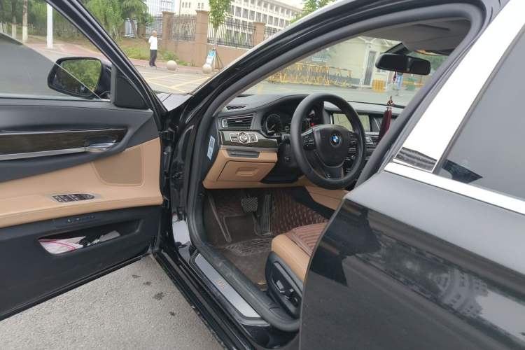 Used BMW 7 Series 2014 730Li Premium Edition Driver Seat