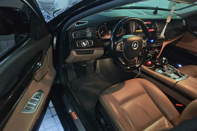 Used BMW 7 Series 2014 730Li Premium Edition Driver Seat
