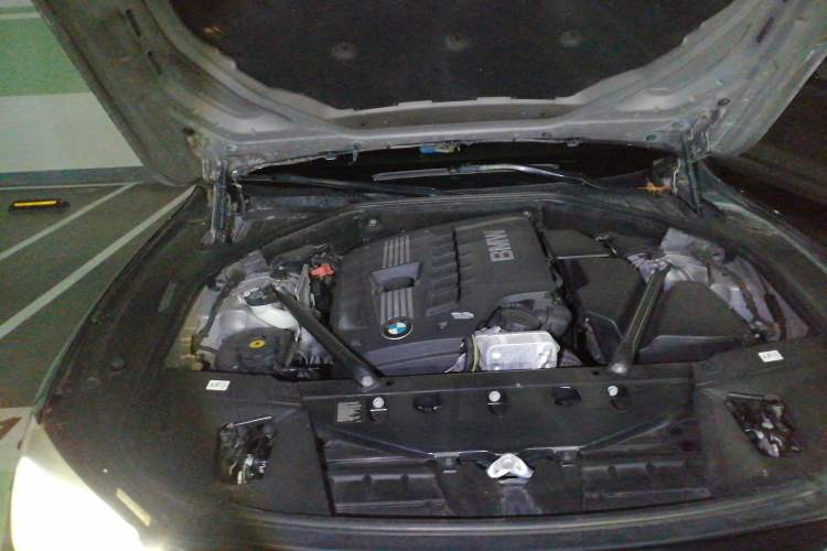 Used BMW 7 Series 2014 730Li Premium Edition Engine Bay