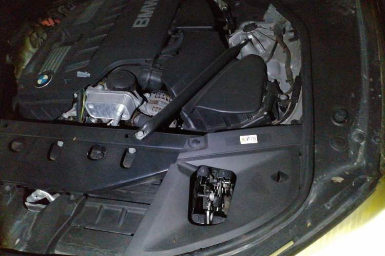 Used BMW 7 Series 2014 730Li Premium Edition Engine Bay Left