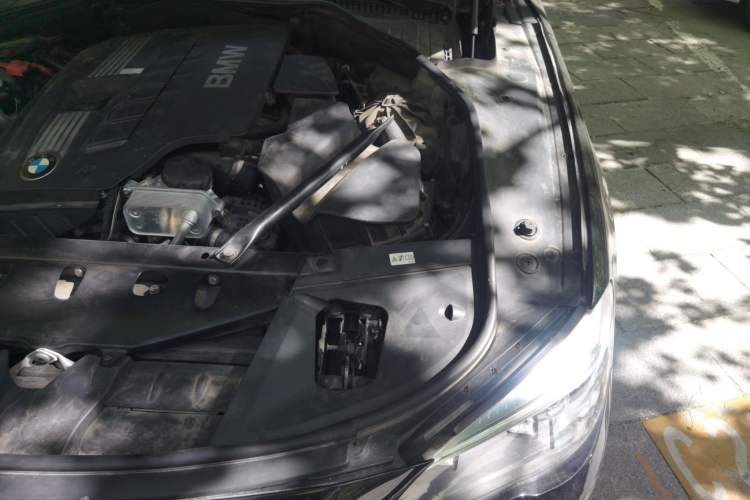 Used BMW 7 Series 2014 730Li Premium Edition Engine Bay Left