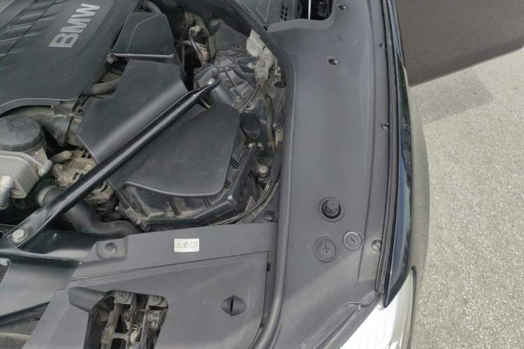 Used BMW 7 Series 2014 730Li Premium Edition Engine Bay Left