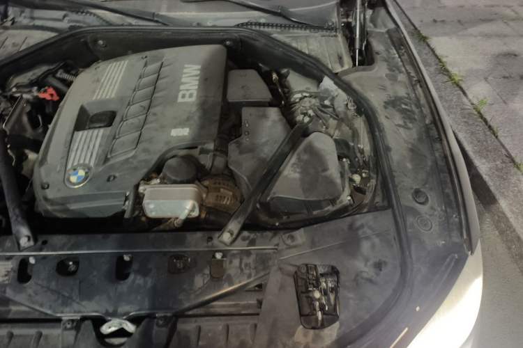 Used BMW 7 Series 2014 730Li Premium Edition Engine Bay Left