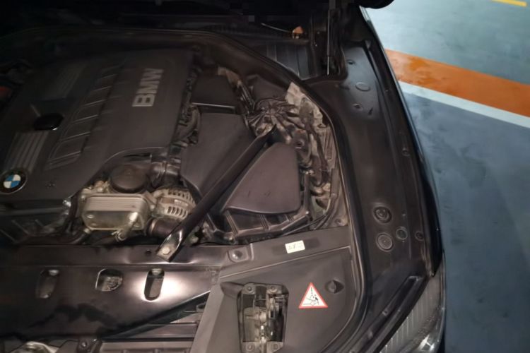 Used BMW 7 Series 2014 730Li Premium Edition Engine Bay Left