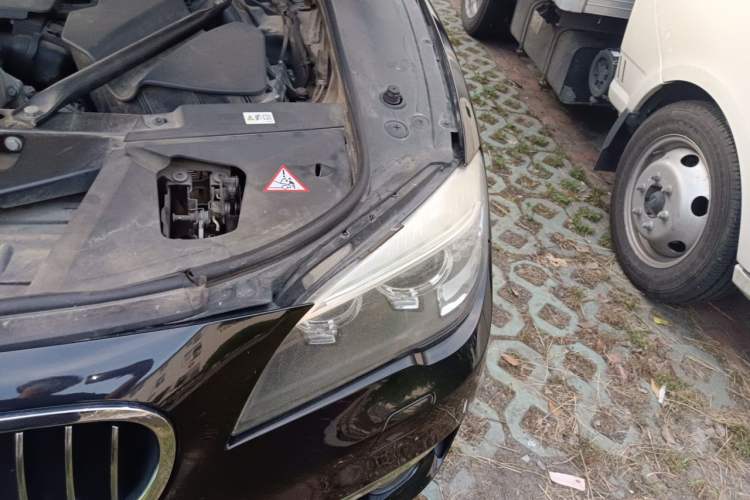 Used BMW 7 Series 2014 730Li Premium Edition Engine Bay Left