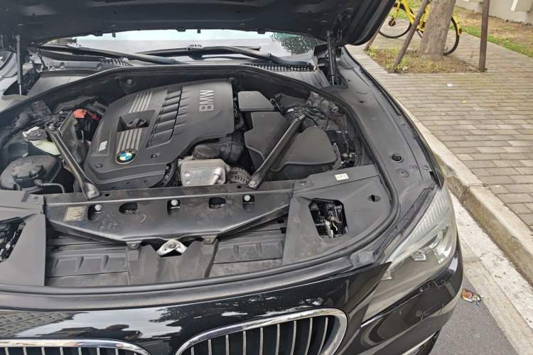 Used BMW 7 Series 2014 730Li Premium Edition Engine Bay Left