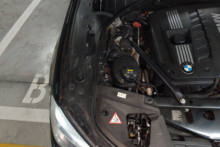 Used BMW 7 Series 2014 730Li Premium Edition Engine Bay Right