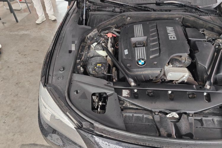 Used BMW 7 Series 2014 730Li Premium Edition Engine Bay Right