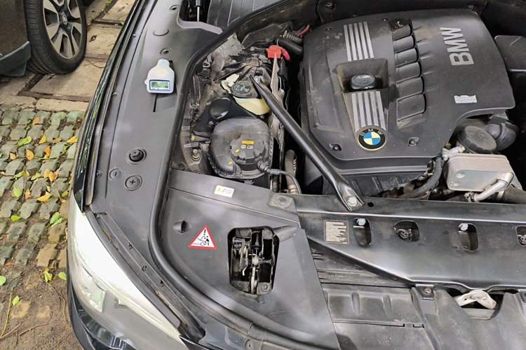 Used BMW 7 Series 2014 730Li Premium Edition Engine Bay Right