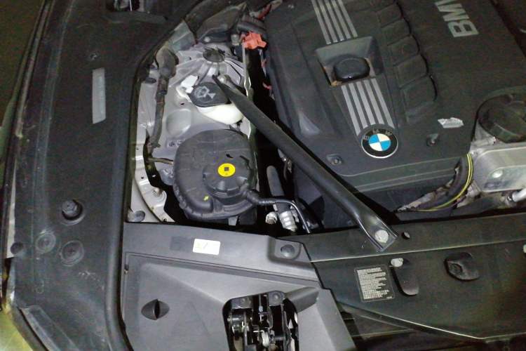 Used BMW 7 Series 2014 730Li Premium Edition Engine Bay Right