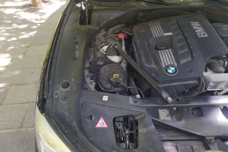 Used BMW 7 Series 2014 730Li Premium Edition Engine Bay Right