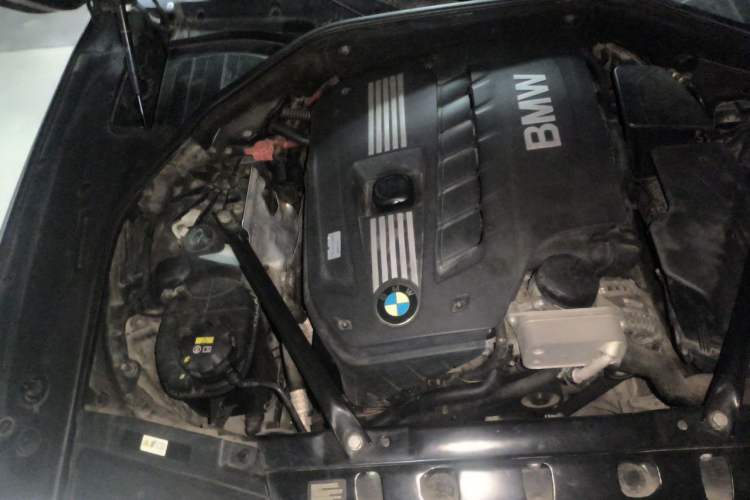 Used BMW 7 Series 2014 730Li Premium Edition Engine Bay Right