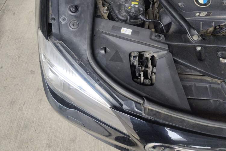 Used BMW 7 Series 2014 730Li Premium Edition Engine Bay Right