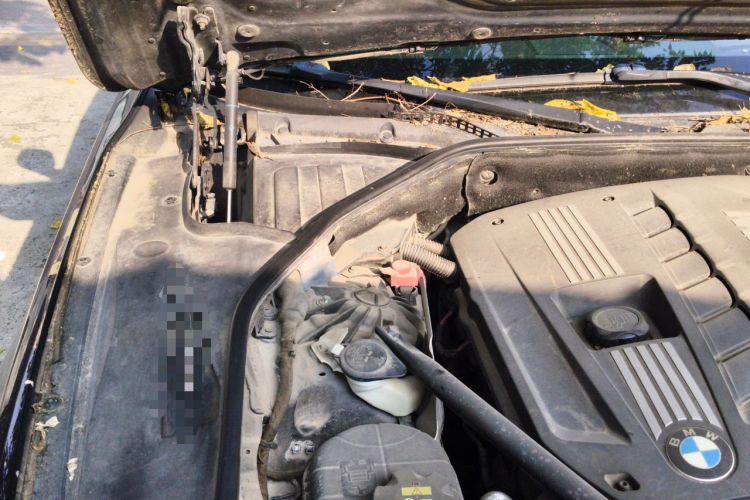 Used BMW 7 Series 2014 730Li Premium Edition Engine Bay Right