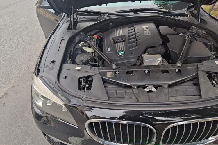 Used BMW 7 Series 2014 730Li Premium Edition Engine Bay Right