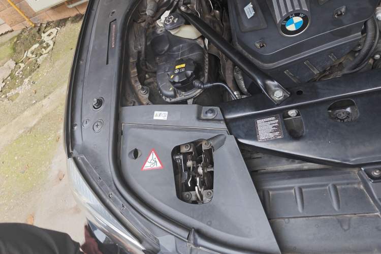 Used BMW 7 Series 2014 730Li Premium Edition Engine Bay Right