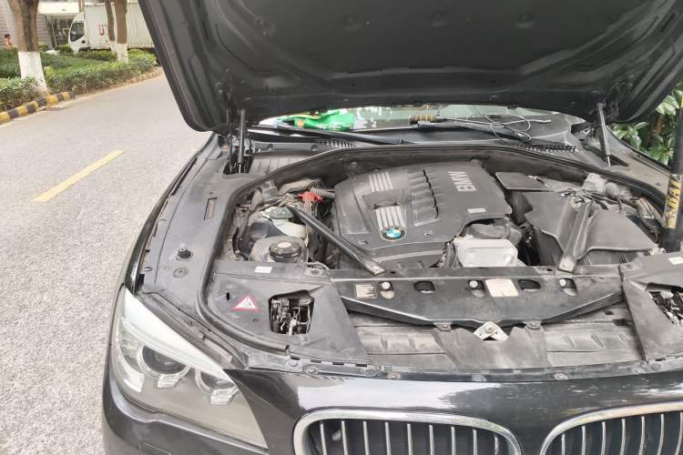 Used BMW 7 Series 2014 730Li Premium Edition Engine Bay Right