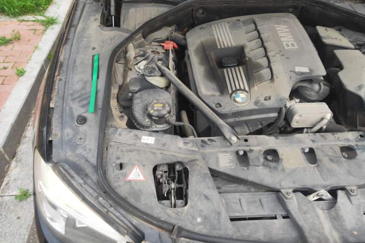 Used BMW 7 Series 2014 730Li Premium Edition Engine Bay Right