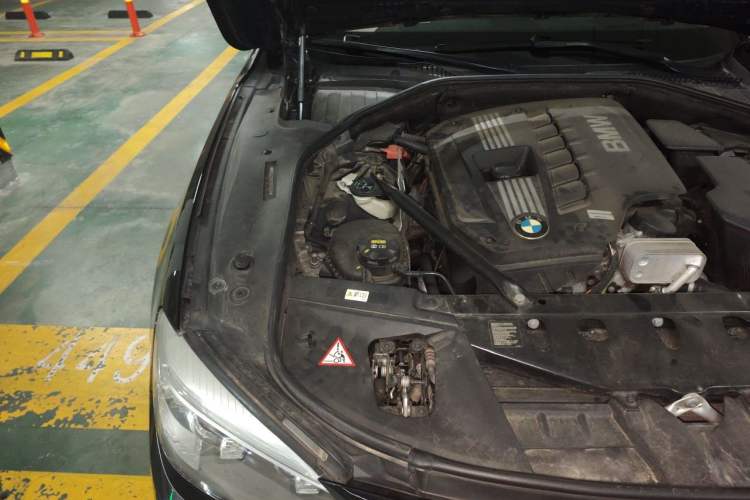 Used BMW 7 Series 2014 730Li Premium Edition Engine Bay Right