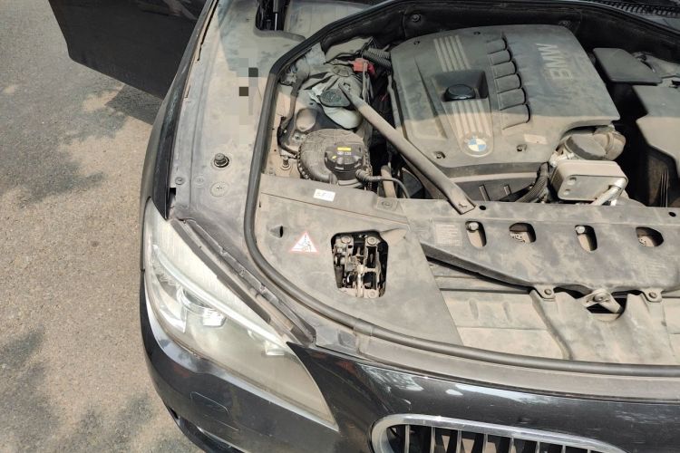 Used BMW 7 Series 2014 730Li Premium Edition Engine Bay Right