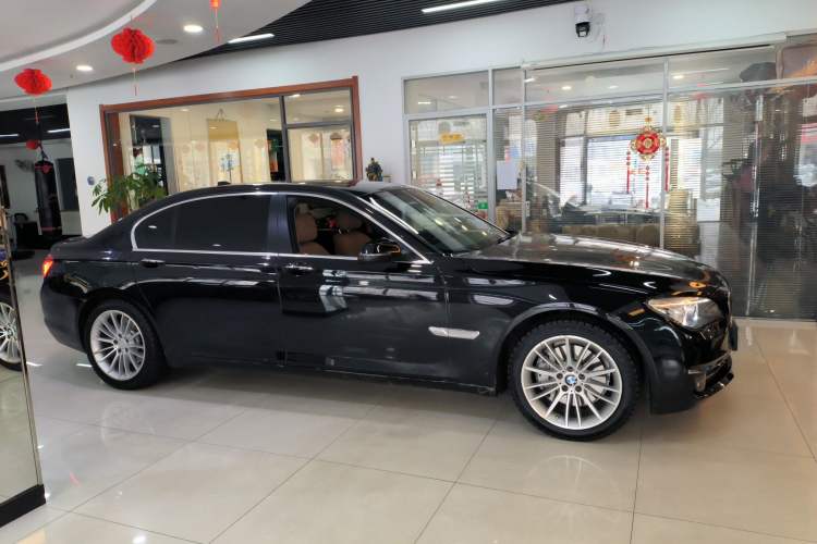 Used BMW 7 Series 2014 730Li Premium Edition Exterior 2