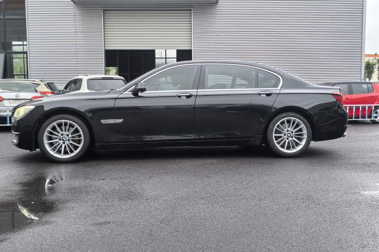 Used BMW 7 Series 2014 730Li Premium Edition Exterior 2