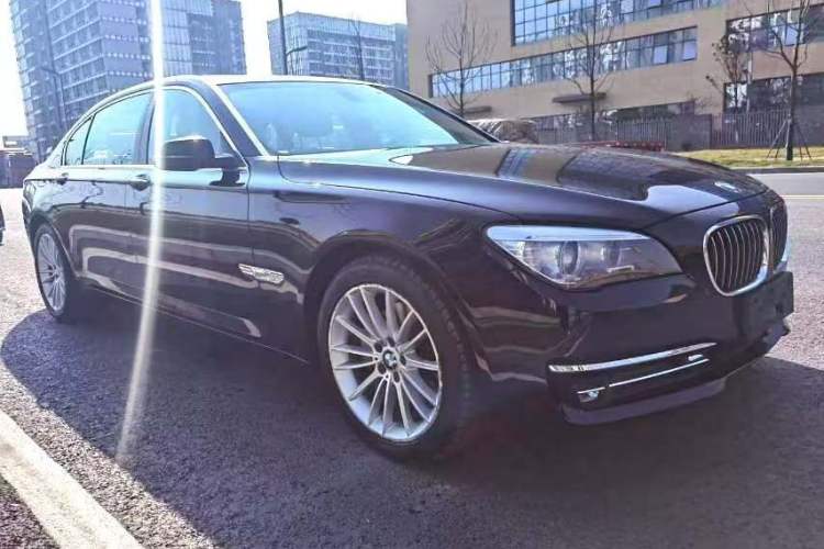Used BMW 7 Series 2014 730Li Premium Edition Exterior 5