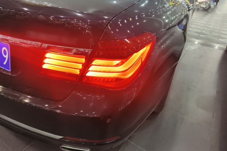Used BMW 7 Series 2014 730Li Premium Edition Exterior 6