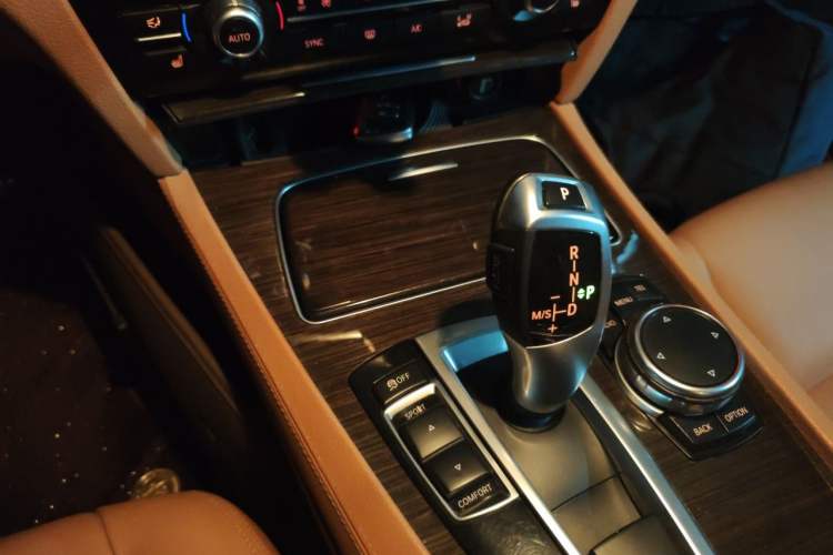 Used BMW 7 Series 2014 730Li Premium Edition Gear Lever