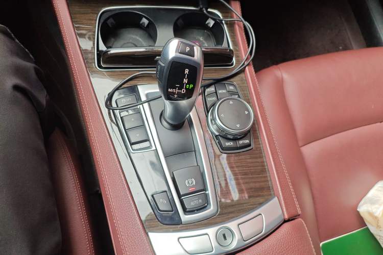 Used BMW 7 Series 2014 730Li Premium Edition Gear Lever