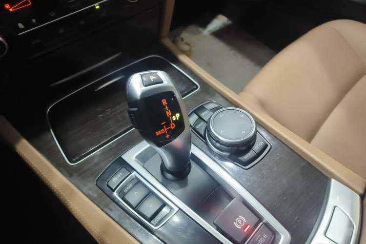 Used BMW 7 Series 2014 730Li Premium Edition Gear Lever