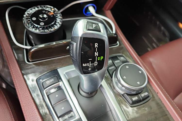 Used BMW 7 Series 2014 730Li Premium Edition Gear Lever