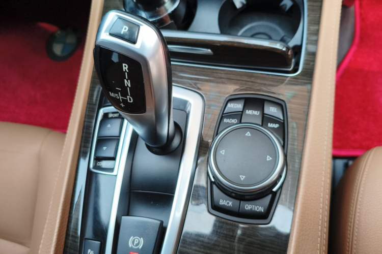 Used BMW 7 Series 2014 730Li Premium Edition Gear Lever