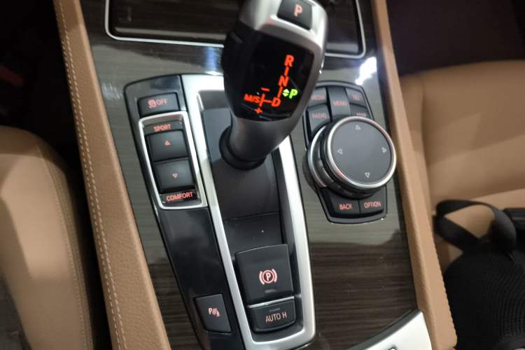 Used BMW 7 Series 2014 730Li Premium Edition Gear Lever
