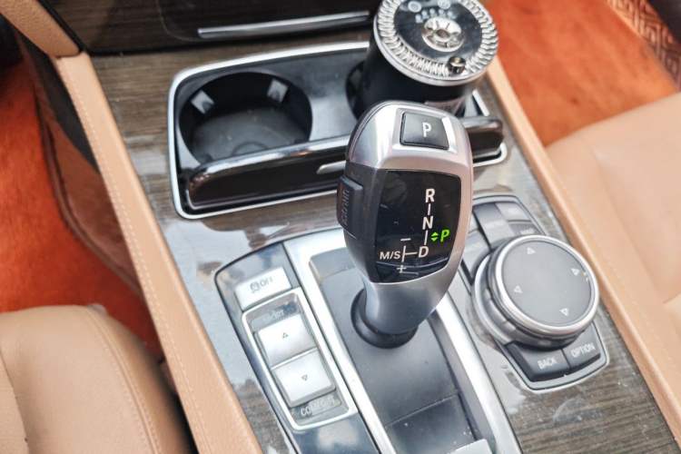 Used BMW 7 Series 2014 730Li Premium Edition Gear Lever