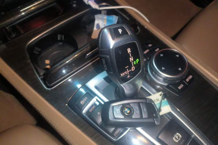 Used BMW 7 Series 2014 730Li Premium Edition Gear Lever