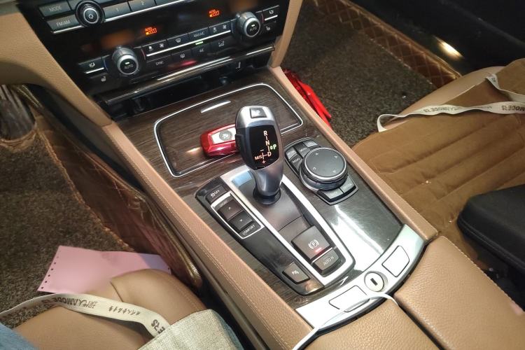 Used BMW 7 Series 2014 730Li Premium Edition Gear Lever