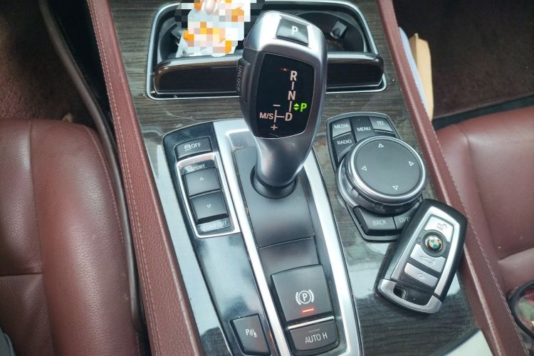 Used BMW 7 Series 2014 730Li Premium Edition Gear Lever