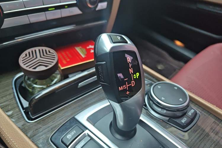 Used BMW 7 Series 2014 730Li Premium Edition Gear Lever