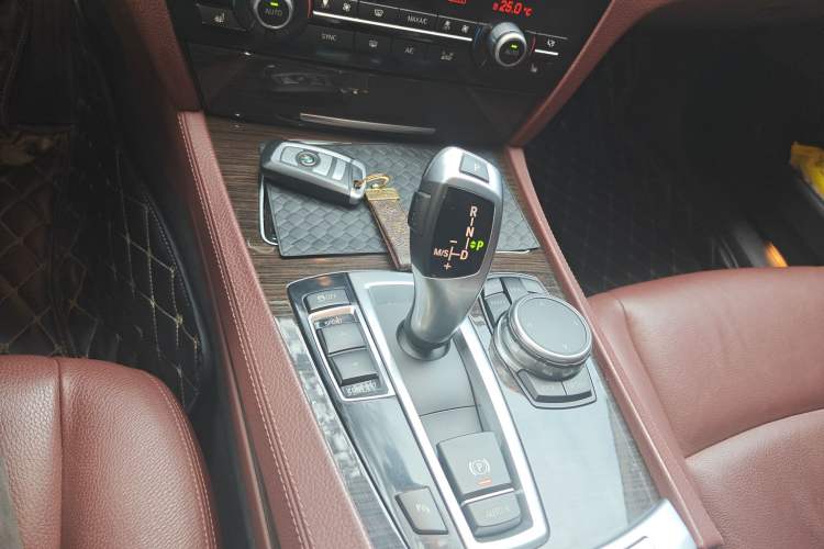Used BMW 7 Series 2014 730Li Premium Edition Gear Lever