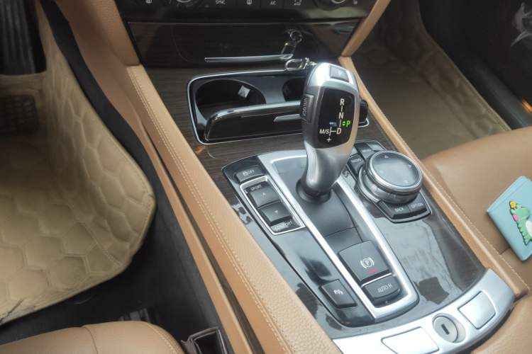 Used BMW 7 Series 2014 730Li Premium Edition Gear Lever