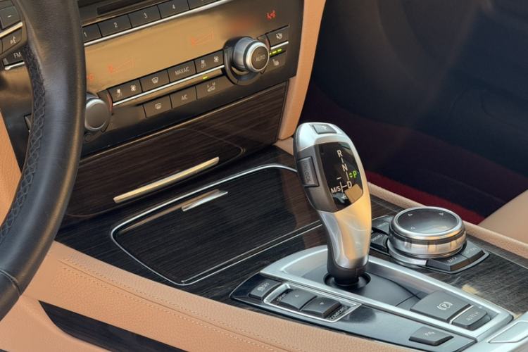 Used BMW 7 Series 2014 730Li Premium Edition Gear Lever