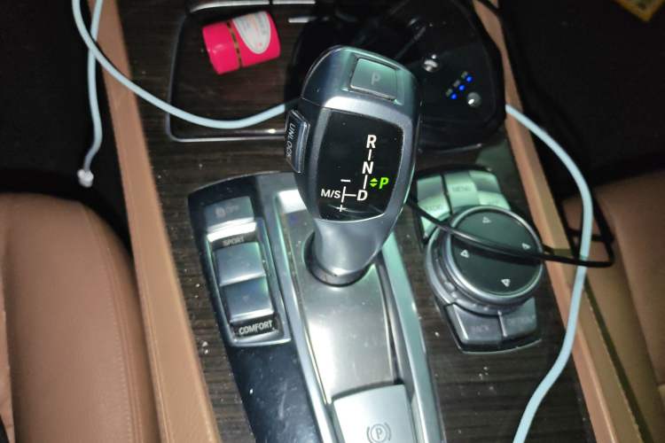 Used BMW 7 Series 2014 730Li Premium Edition Gear Lever